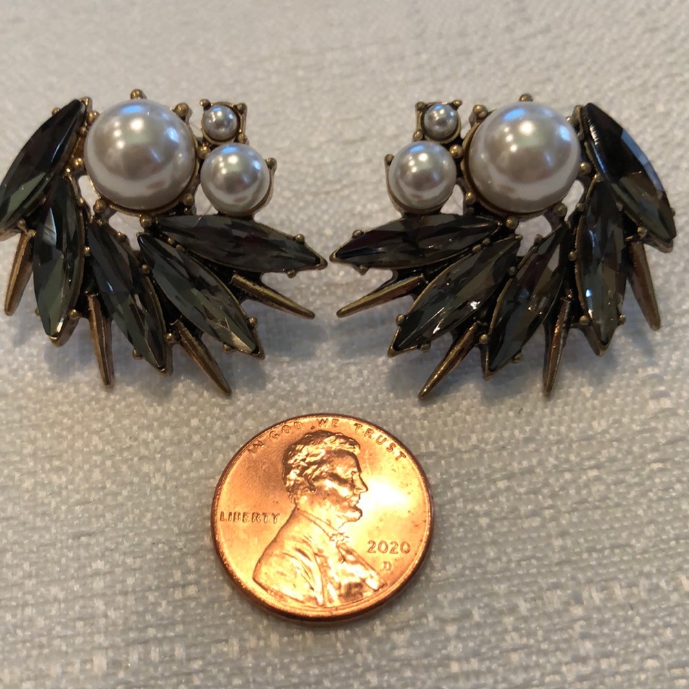 Pearl and Crystal Statement Stud Earrings - Picture 4 of 11